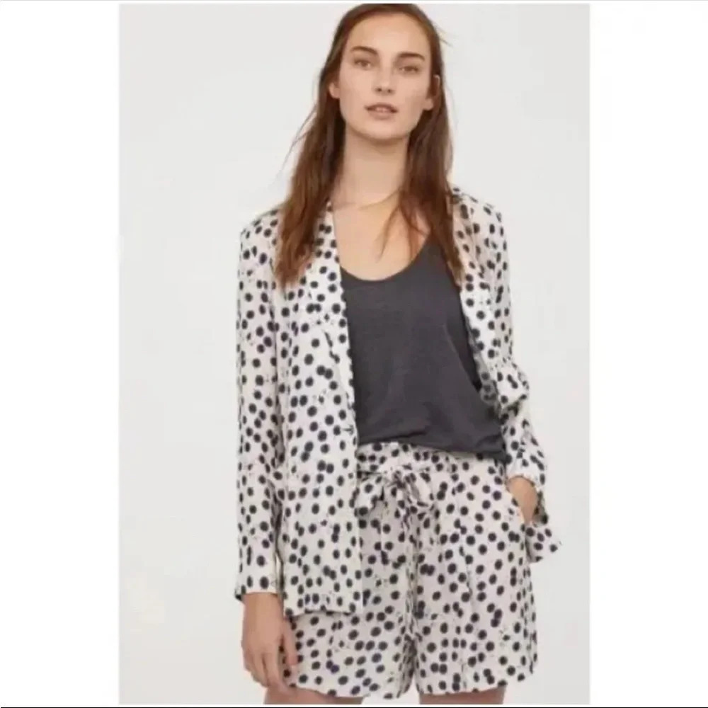 anna glover,2, hm blazer Jacket Viscose Single Button Beige, Dots Moths Pockets
